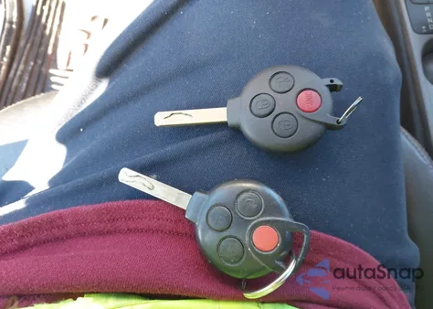 2009 Smart Fortwo Brabus/Passion из США, поврежденный, VIN WMEEK31X99K262647